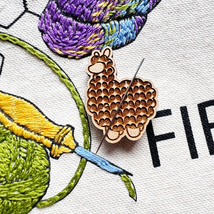 Alpaca Wooden Needle Minder