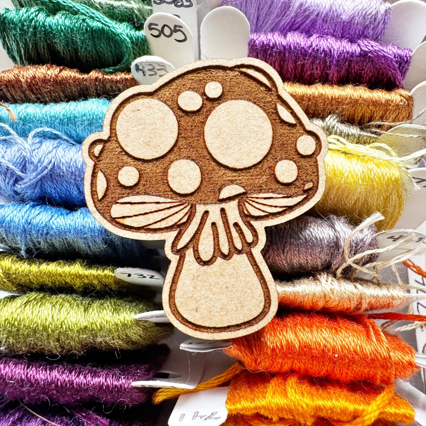 Mushroom Wooden Needle Minder