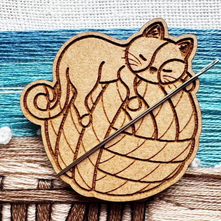 Cat Wooden Needle Minder