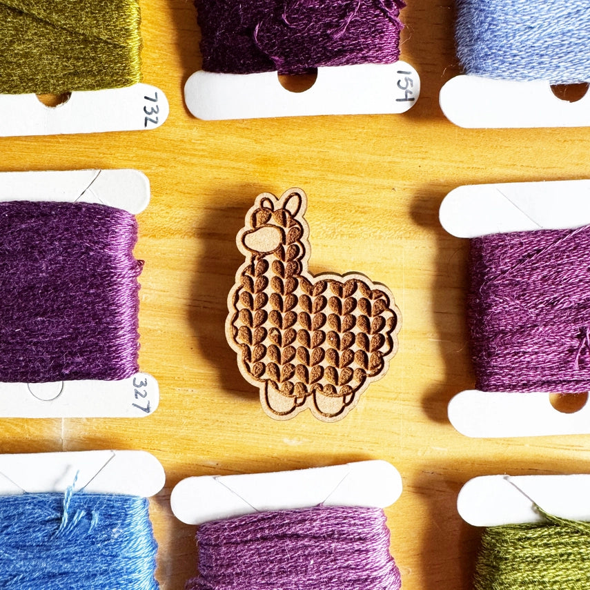 Alpaca Wooden Needle Minder