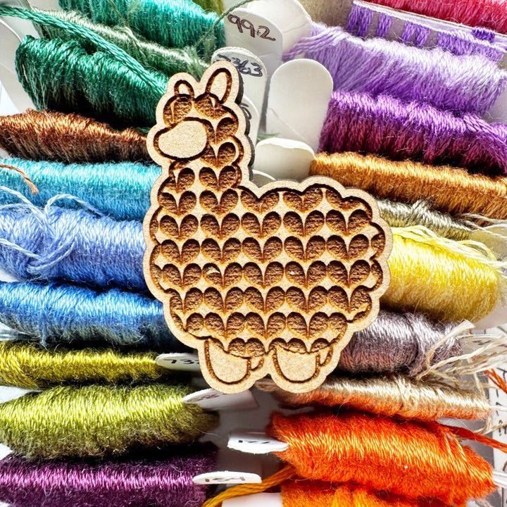 Alpaca Wooden Needle Minder