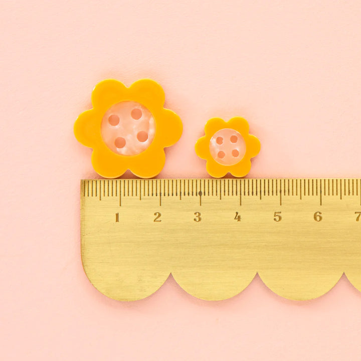 Yellow Daisy Large 1" Buttons by Sarah Hearts, 6pcs