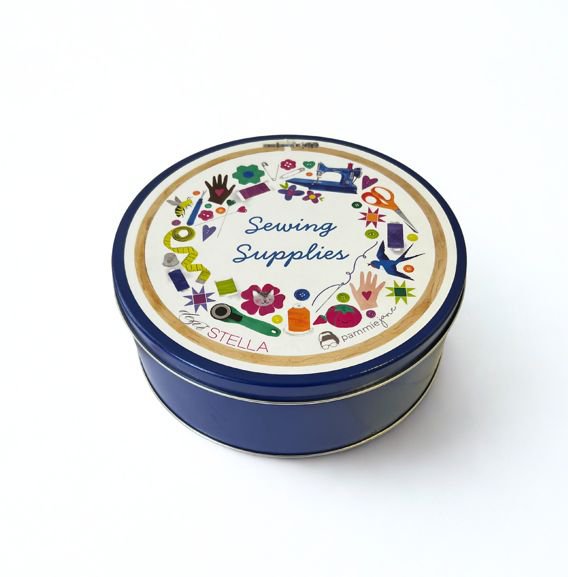 Quilty Helpurrs Wallhanging Kit in Decorative Tin