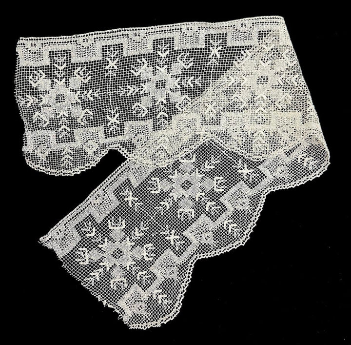 Antique Lace Trim - Snowflakes 6.5 x 25in Antique Lace Trim - Snowflakes 6.5 x 25in