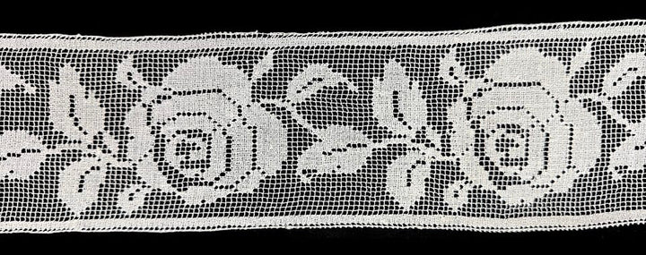Antique Lace Trim - Large Roses 4 x 39in Antique Lace Trim - Large Roses 4 x 39in