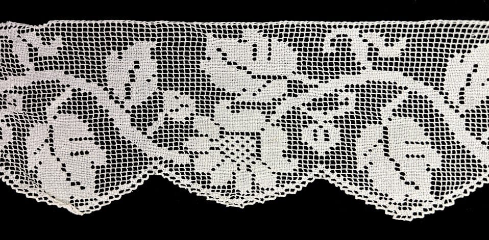 Antique Lace Trim - Daisies and Vines 3.5 x 32in Antique Lace Trim Daisies & Vines 3.5"x32" – Artistic Artifacts
