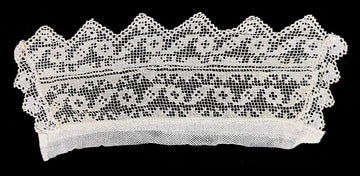 Antique Lace Trim - Tiny Flowers 3.5 x 9in Antique Lace Trim - Tiny Flowers 3.5 x 9in