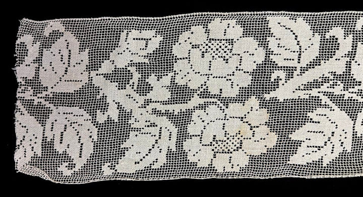 Antique Lace Trim - Daisies 4.75 x 54in Antique Lace Trim - Daisies 4.75 x 54in