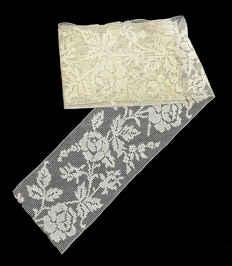 Antique Lace Trim - Roses 36 x 4.5in Antique Lace Trim - Roses 36 x 4.5in