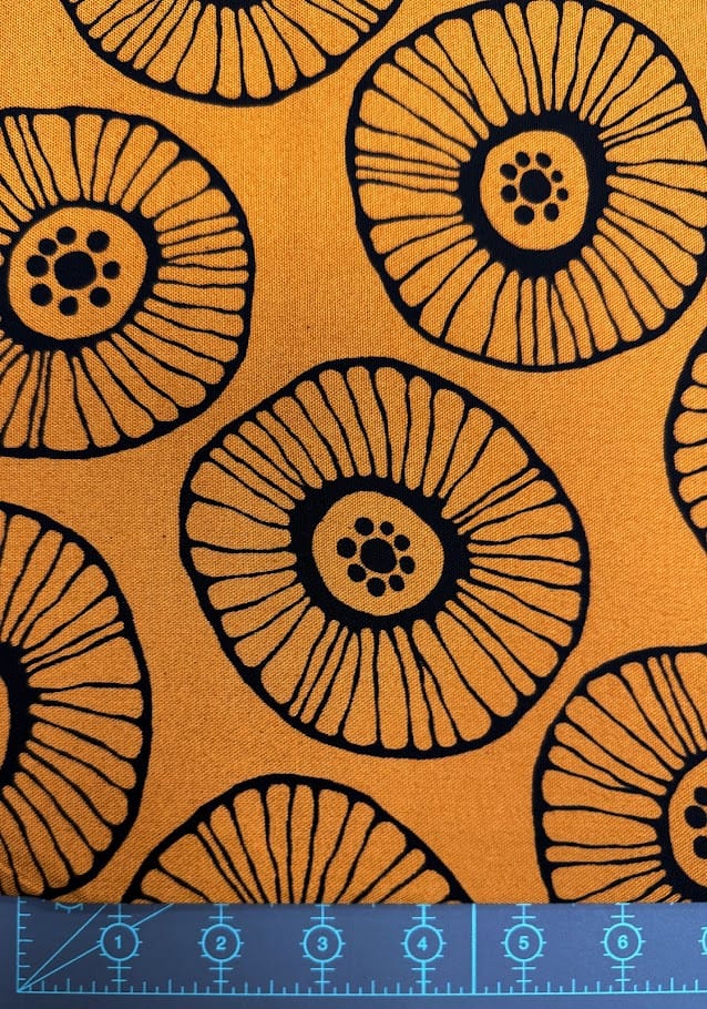 Asano Japanese Oxford Fabric - Daisy Outlines Daisy Outlines Japanese Oxford Fabric - Asano | Artistic Artifacts
