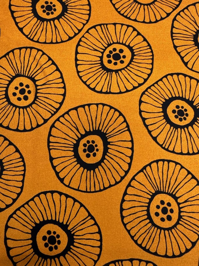 Asano Japanese Oxford Fabric - Daisy Outlines Daisy Outlines Japanese Oxford Fabric - Asano | Artistic Artifacts