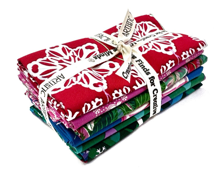 Cozy Christmas Fat Quarter Fabric Bundle