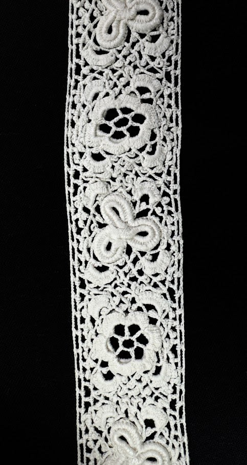 Antique Lace Trim - Cosmos and Clovers 1"