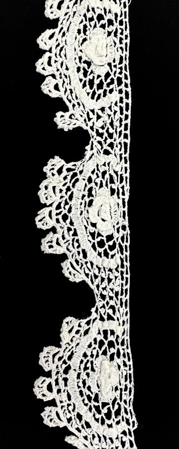 Antique Lace Trim - Flowers and Half Circles 1.5" x 40"