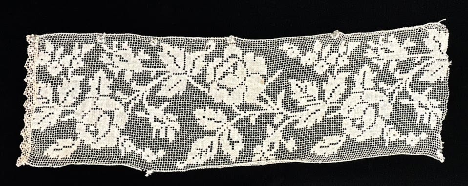 Antique Lace Trim - Roses 15 x 4.5in Antique Lace Trim Roses 4.5"x15", Pre-1900 – Artistic Artifacts