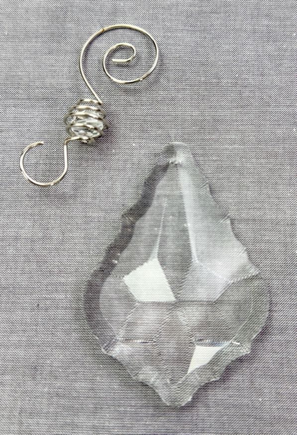 Faceted Crystal Glass Leaf Pendant w/Hook Faceted Crystal Glass Leaf Pendant with Hook – Artistic Artifacts