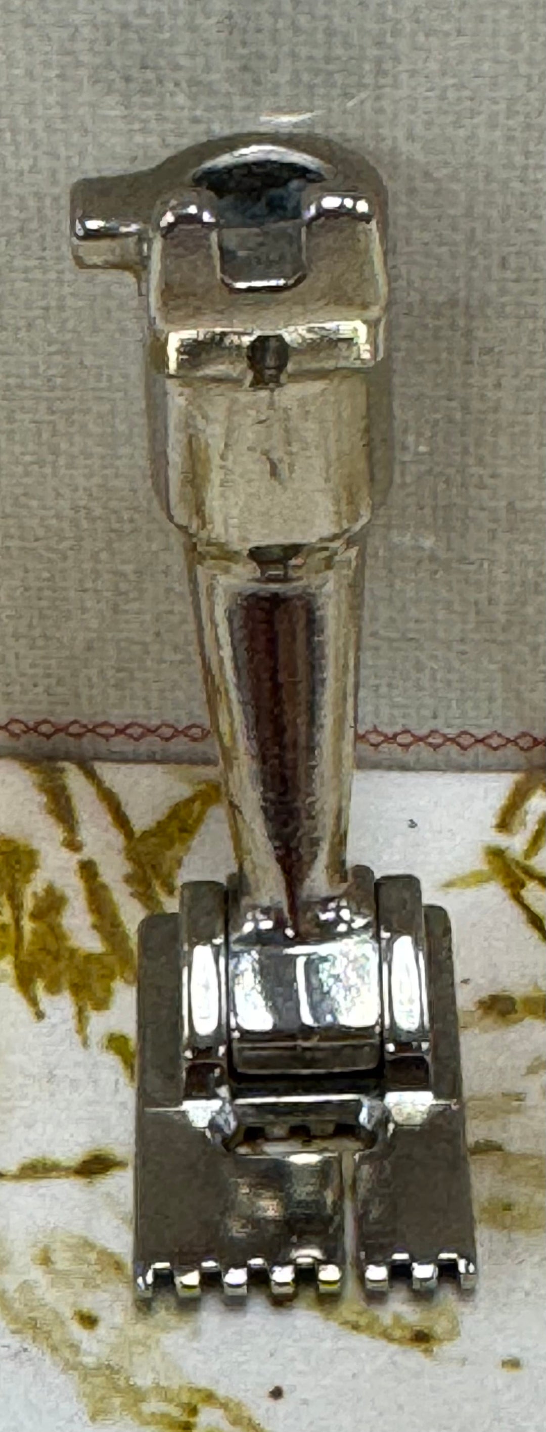 Bernina 7 Groove Pin Tuck Foot, OLD