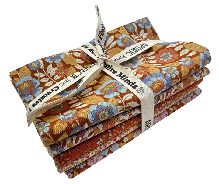 Tilda Wallflower and more Fat Quarter Bundle (5 pcs) Tilda Wallflower and more Fat Quarter Bundle (5 pcs)