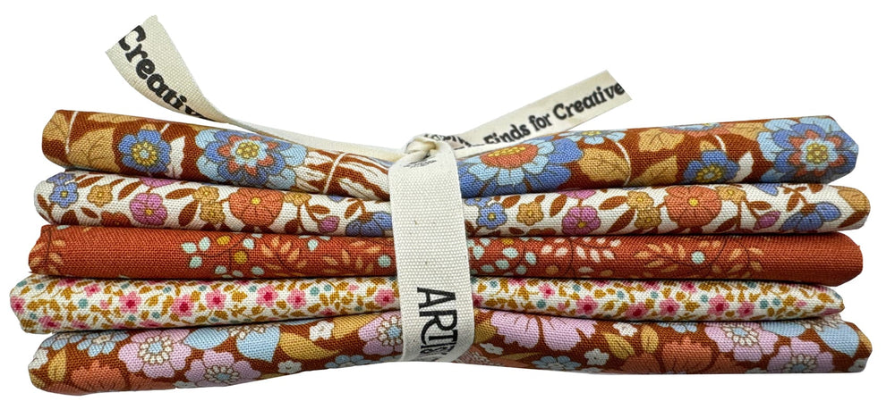 Tilda Wallflower and more Fat Quarter Bundle (5 pcs) Tilda Wallflower and more Fat Quarter Bundle (5 pcs)