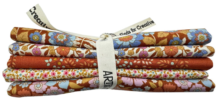 Tilda Wallflower and more Fat Quarter Bundle (5 pcs) Tilda Wallflower and more Fat Quarter Bundle (5 pcs)