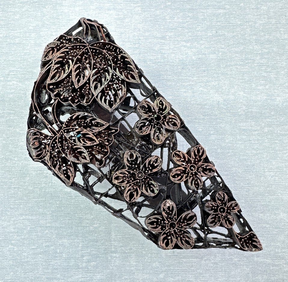 J78 Traditional Handmade Copper Tjap Daffodils and Daisies J78 Traditional Handmade Copper Tjap Daffodils and Daisies