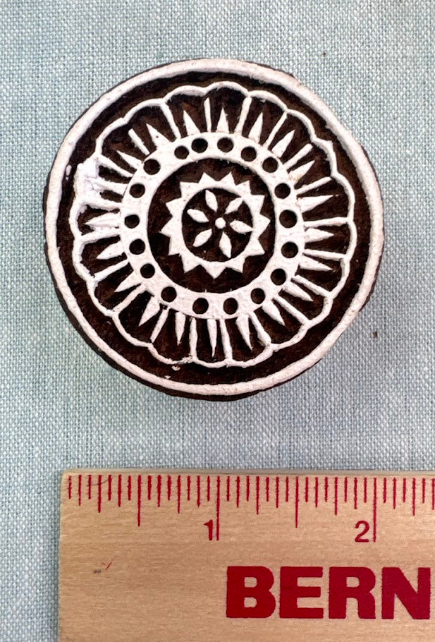 WB572 Circle Flower Wood Block