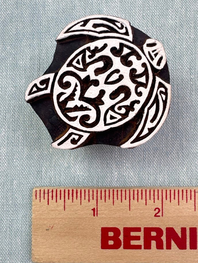WB578 Small Patterned Turtle Wood Block