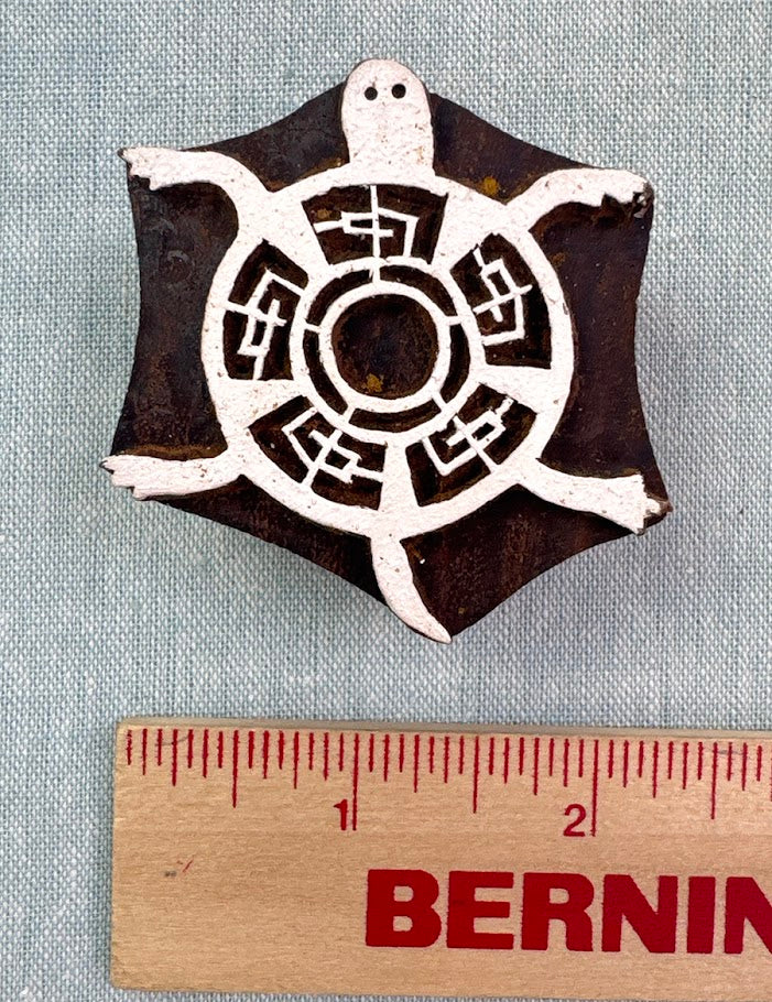 WB580 Small Circle Turtle Wood Block