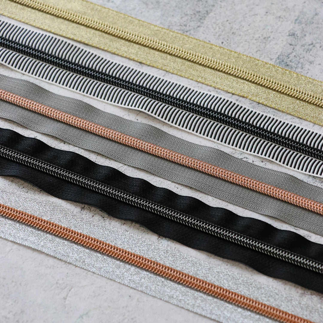 Sallie Tomato Cosmos Zipper Bundle