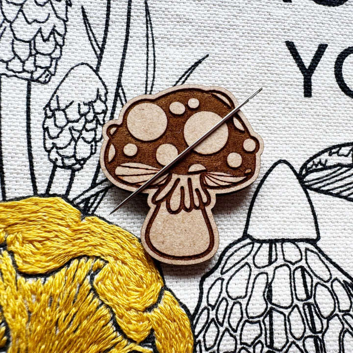 Mushroom Wooden Needle Minder