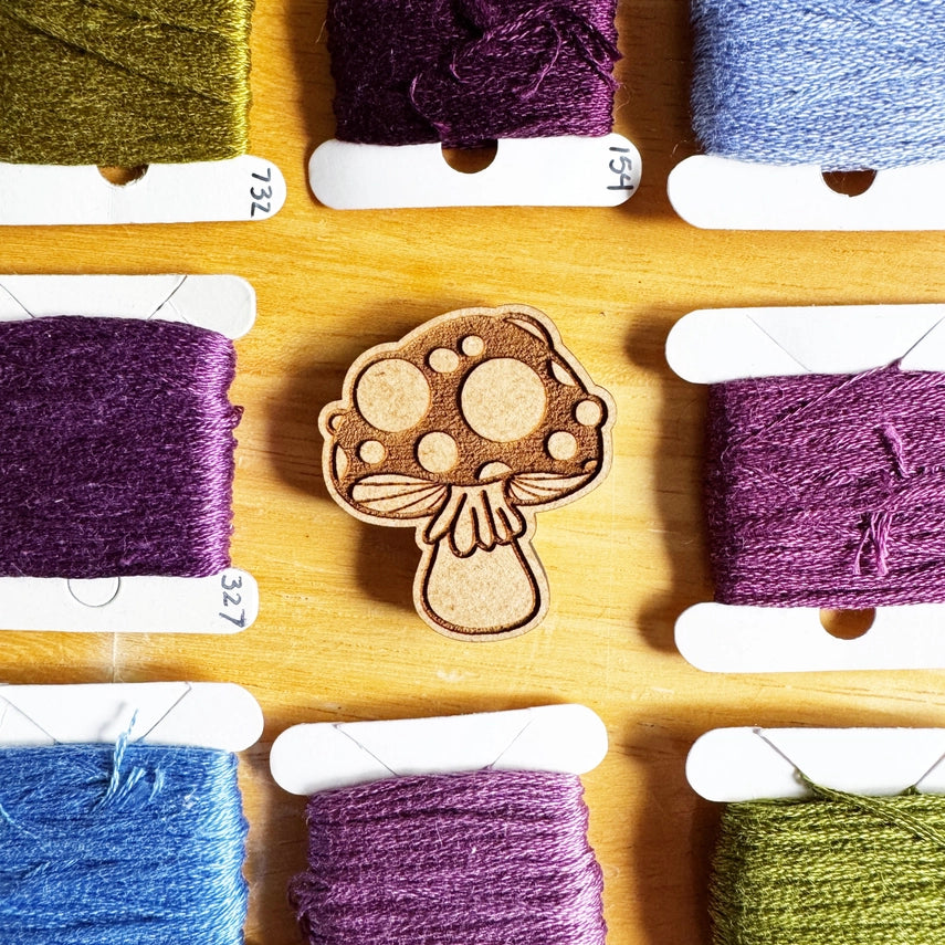 Mushroom Wooden Needle Minder