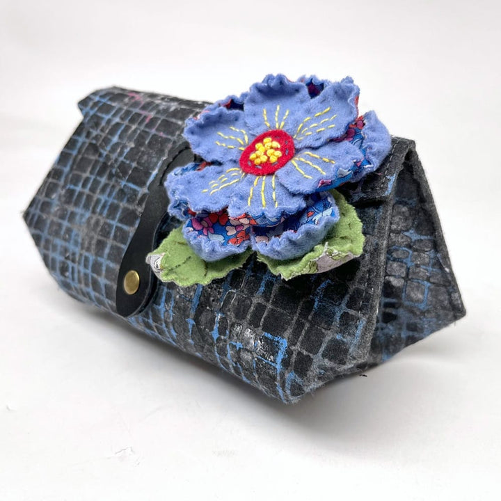August 15: Stenciled Blooms Clutch with Jennifer Moore August 15: Stenciled Blooms Clutch with Jennifer Moore