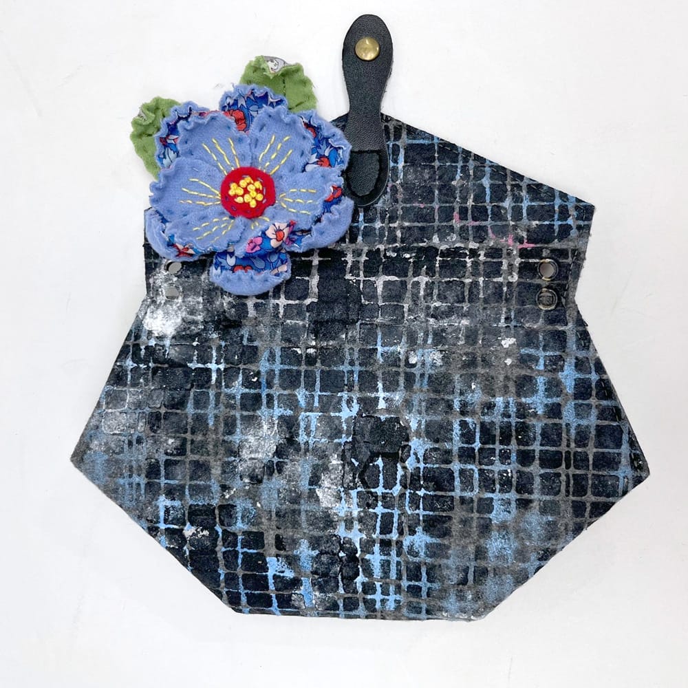 August 15: Stenciled Blooms Clutch with Jennifer Moore August 15: Stenciled Blooms Clutch with Jennifer Moore