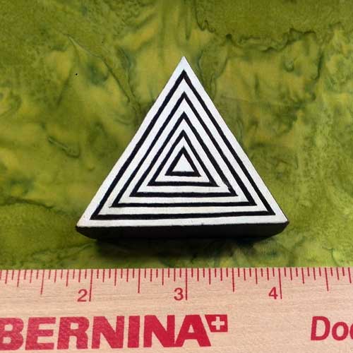 WB401 Small Triangle Geometric Wood Block – Artistic Artifacts
